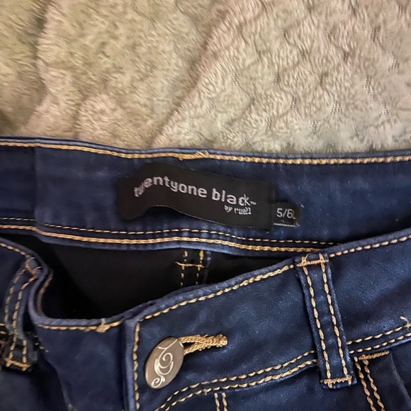 Jeans - Picture 2 of 6